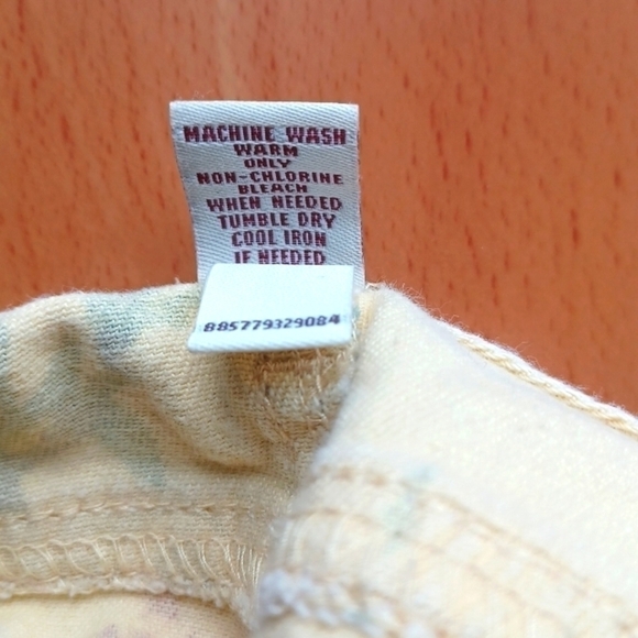 MUDD Yellow Distressed Denim & Lace Shorts - Picture 4 of 6